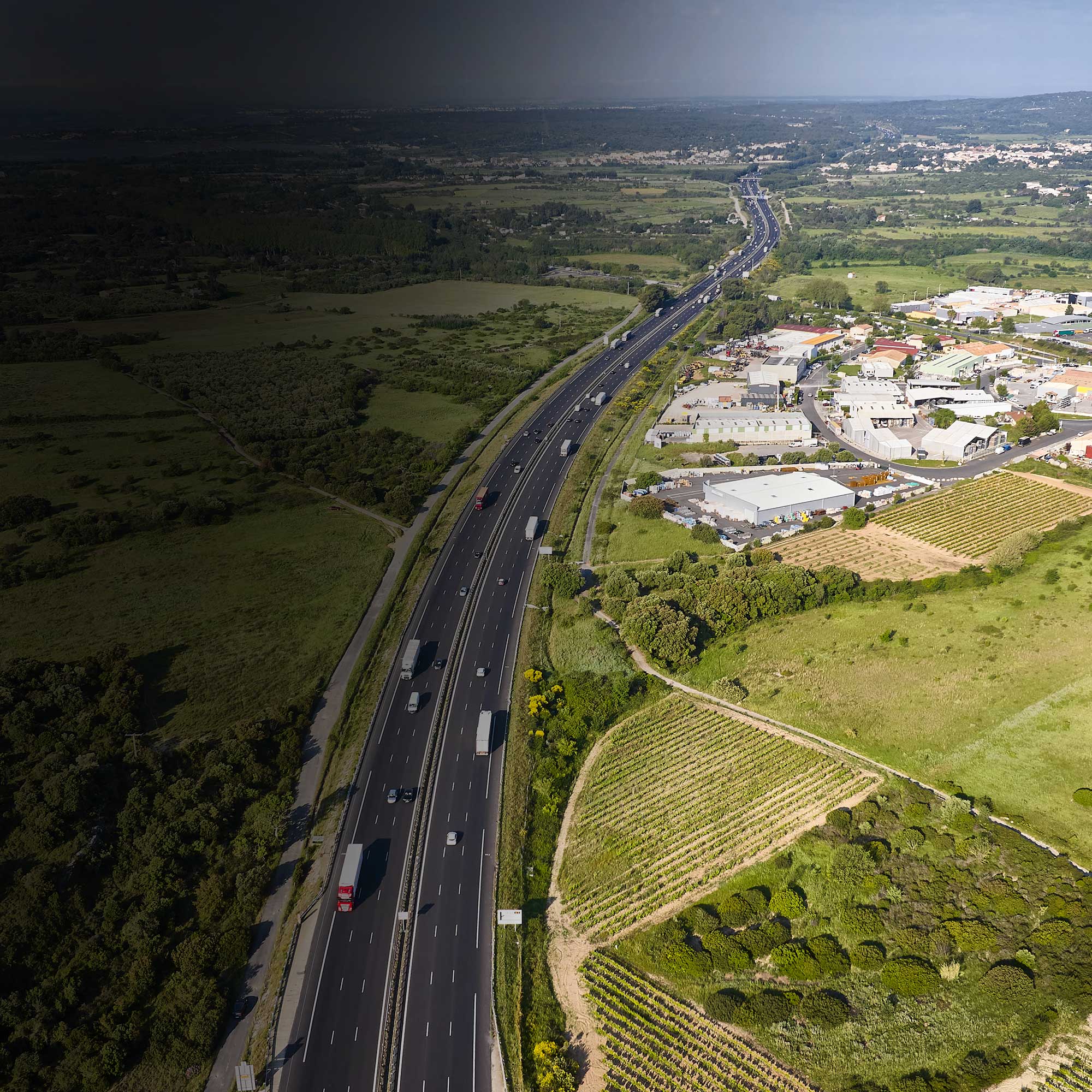 Vue aérienne d'une autoroute