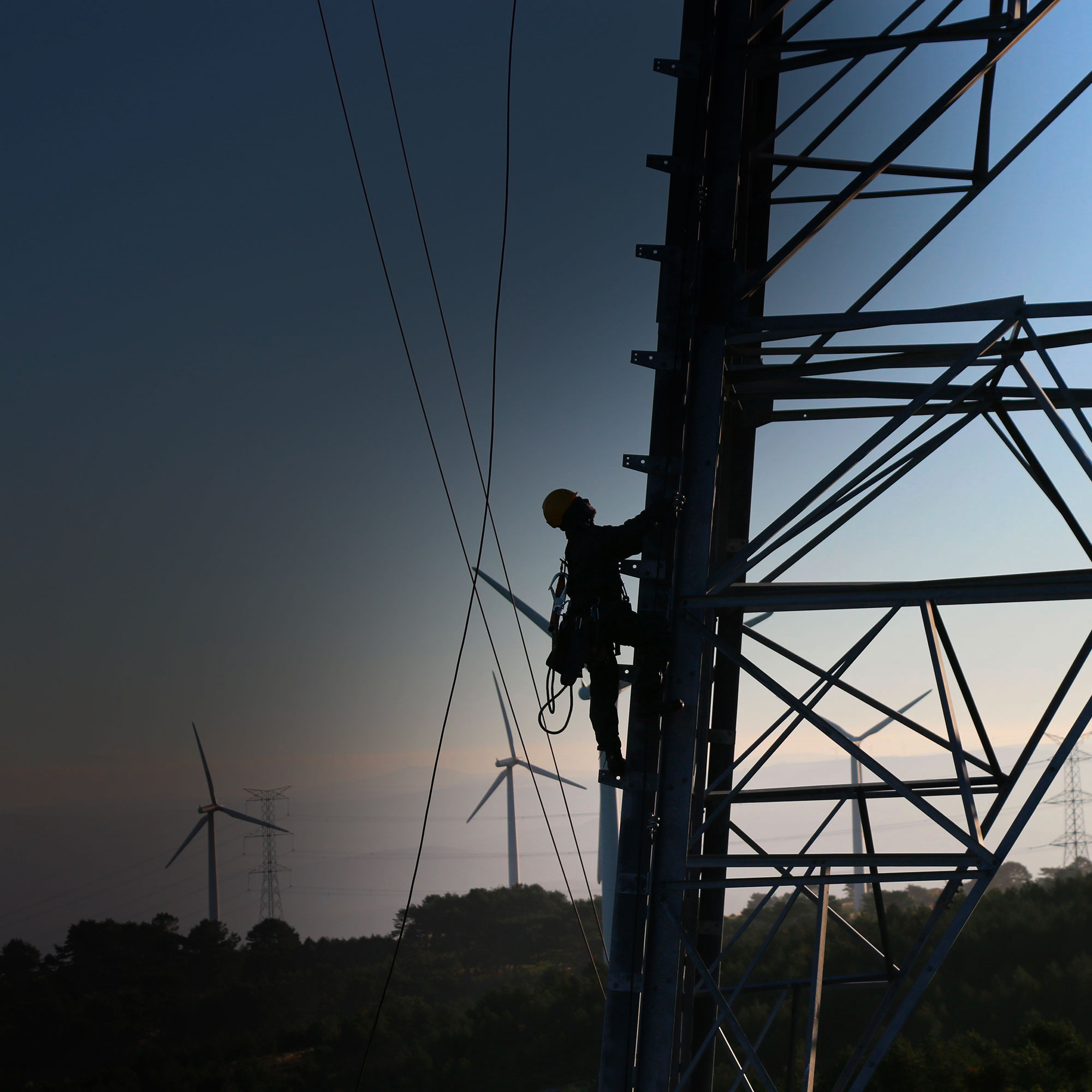 Collaborateur sur une ligne THT